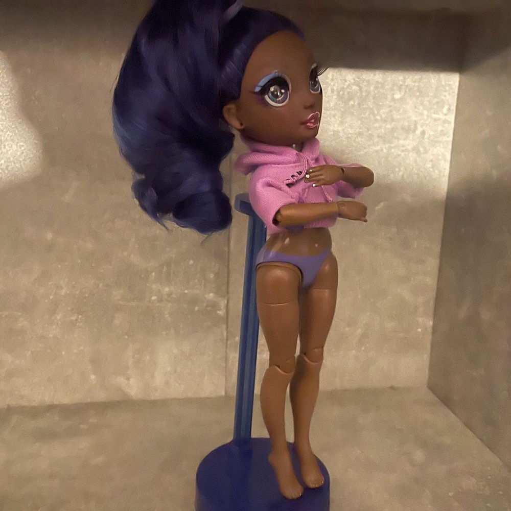 Rainbow High - Krystal Bailey Doll - Picture 3 of 5